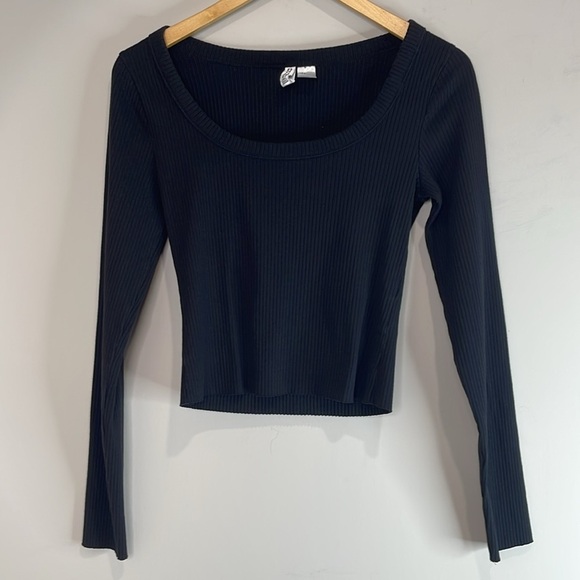 H&M Divided Ribbed Scoop Neck T-Shirt Black Long Sleeves Stretch Raw Hem S - Picture 2 of 10